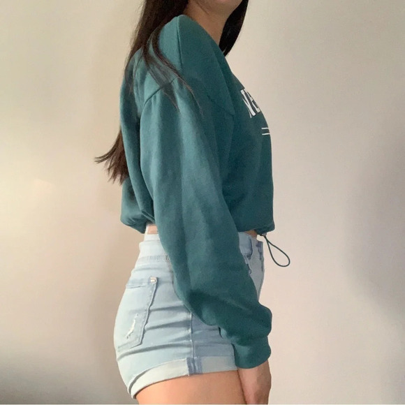 🌆StreetWear  Society Crop Top Sweater - Size Small, 90s Style, Vintage Vibes!🌆 - Picture 2 of 9